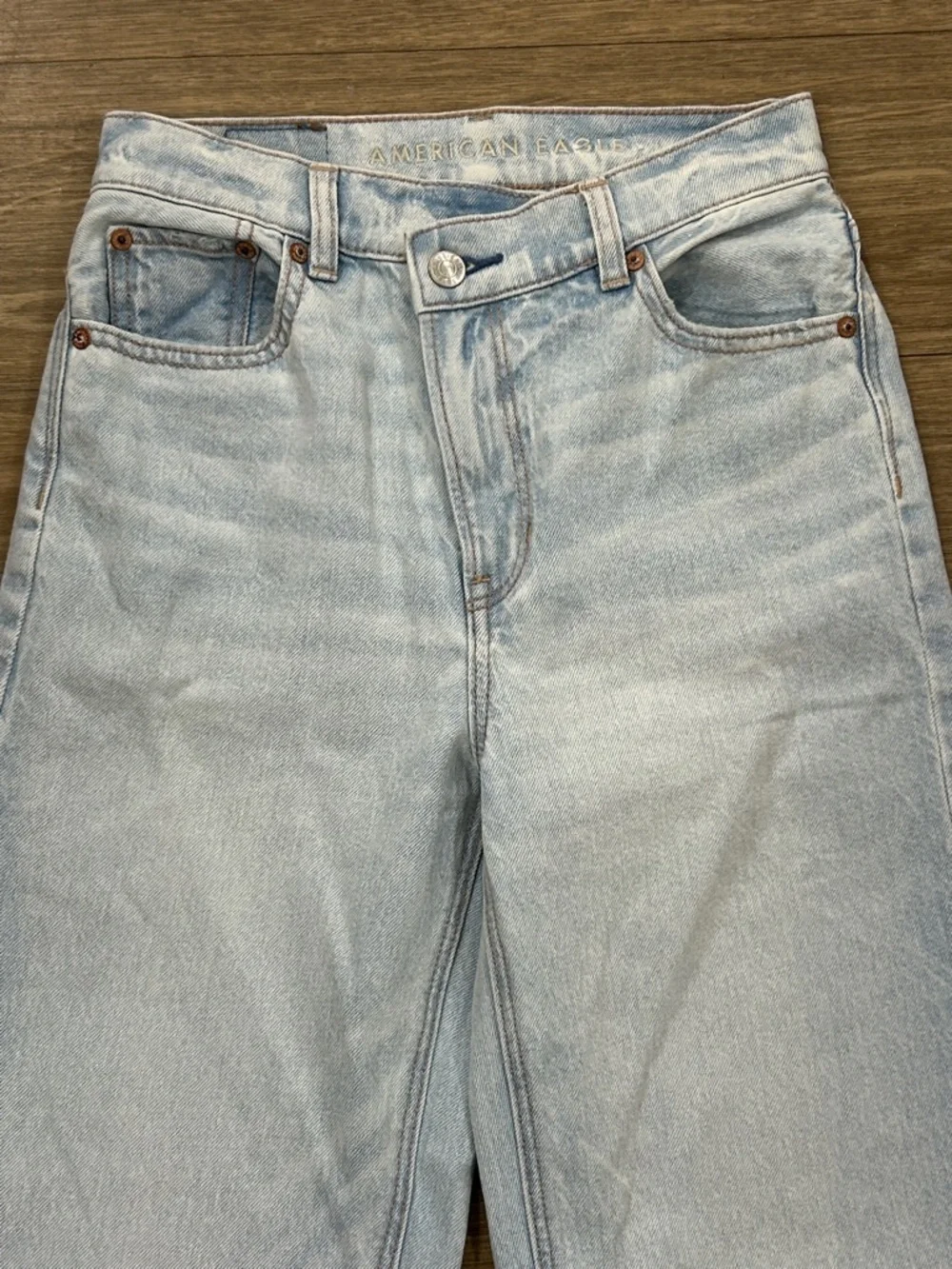 American Eagle Light Wash Highest Rise Baggy  Straight Jeans - Picture 5 of 8